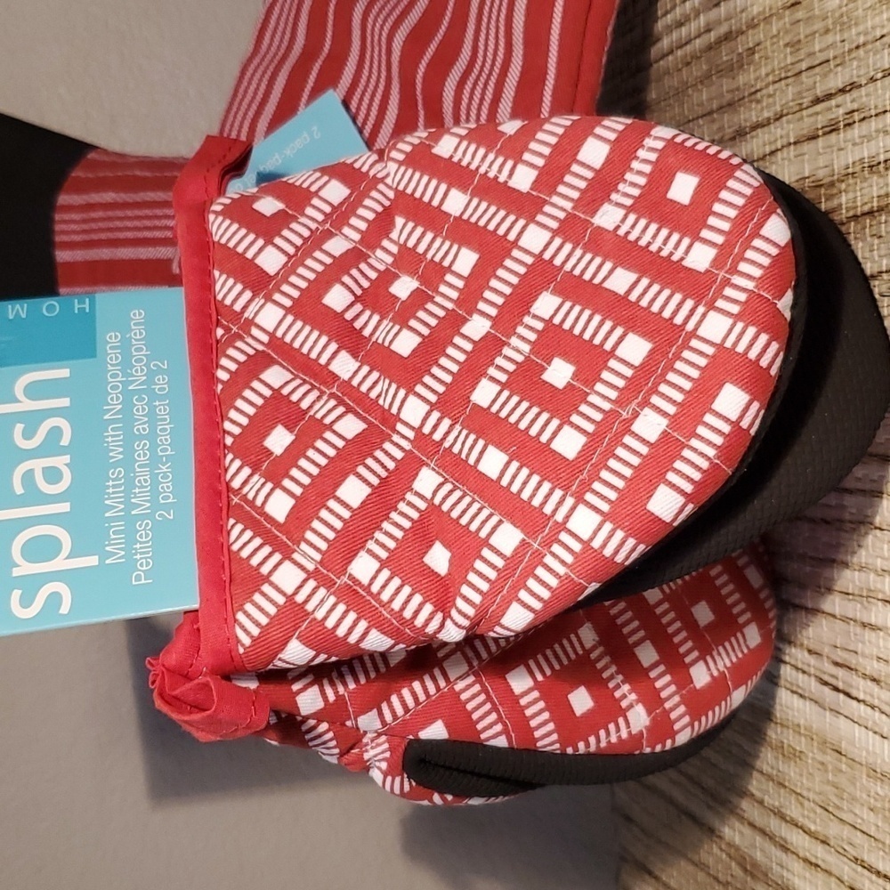 🍋 NWT COOKING MITTS SET - Picture 2 of 9